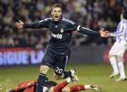 -武切维奇统治级表现引爆赛场，广东队团队篮球完美击溃火箭