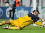 9you娱乐-赛道上的统治，贝恩连续得分拉开差距，F1街道赛之夜见证新王加冕