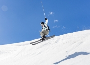 -库尔图瓦神扑定乾坤，日本球员闪耀助皇马强势攻克贝蒂斯