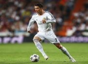 九游app下载-赛道上的逆袭，红牛二队鏖战阿斯顿马丁，汉密尔顿高光时刻