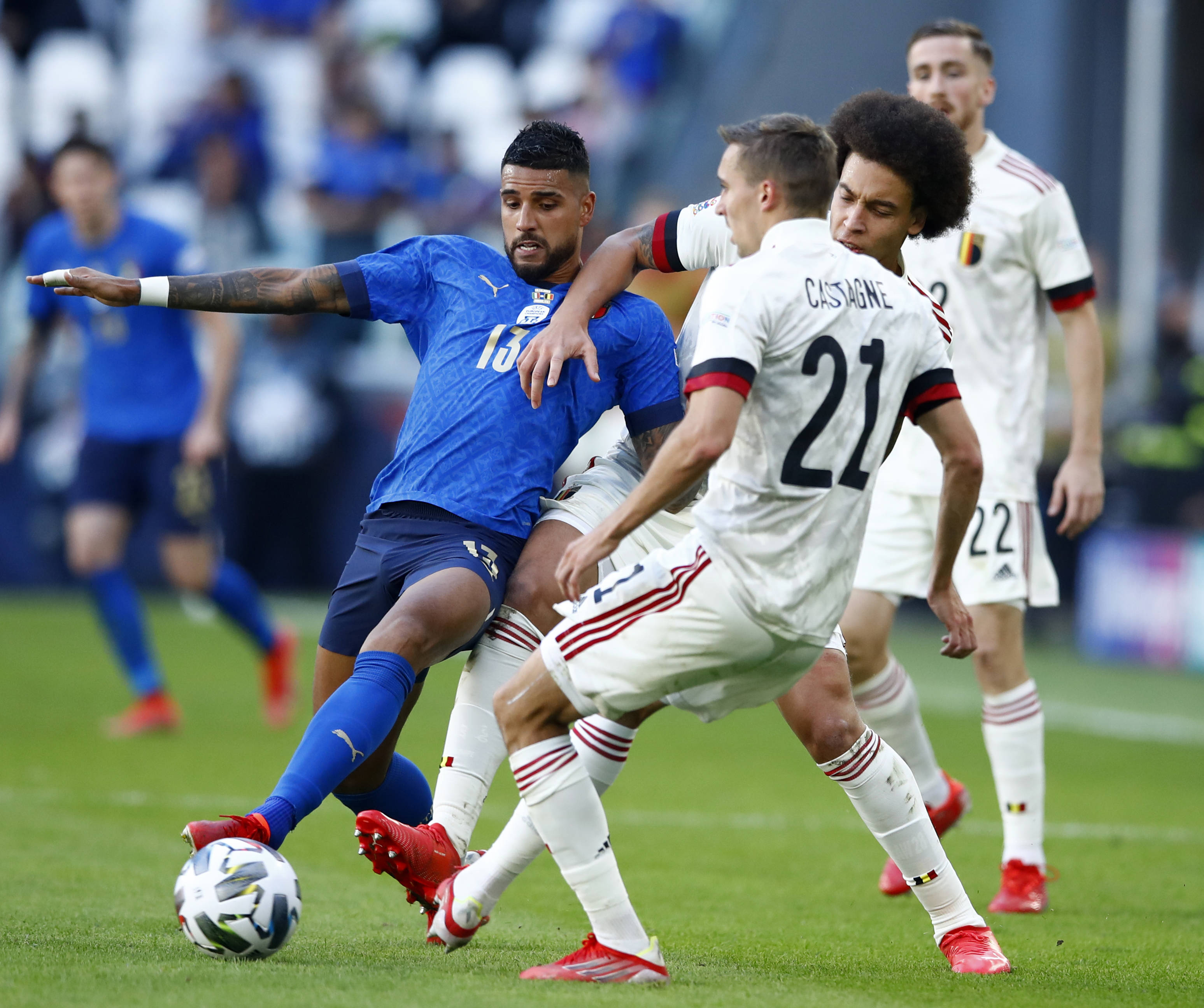 关于比利时国家队宣布签约年轻才华横溢球员的信息