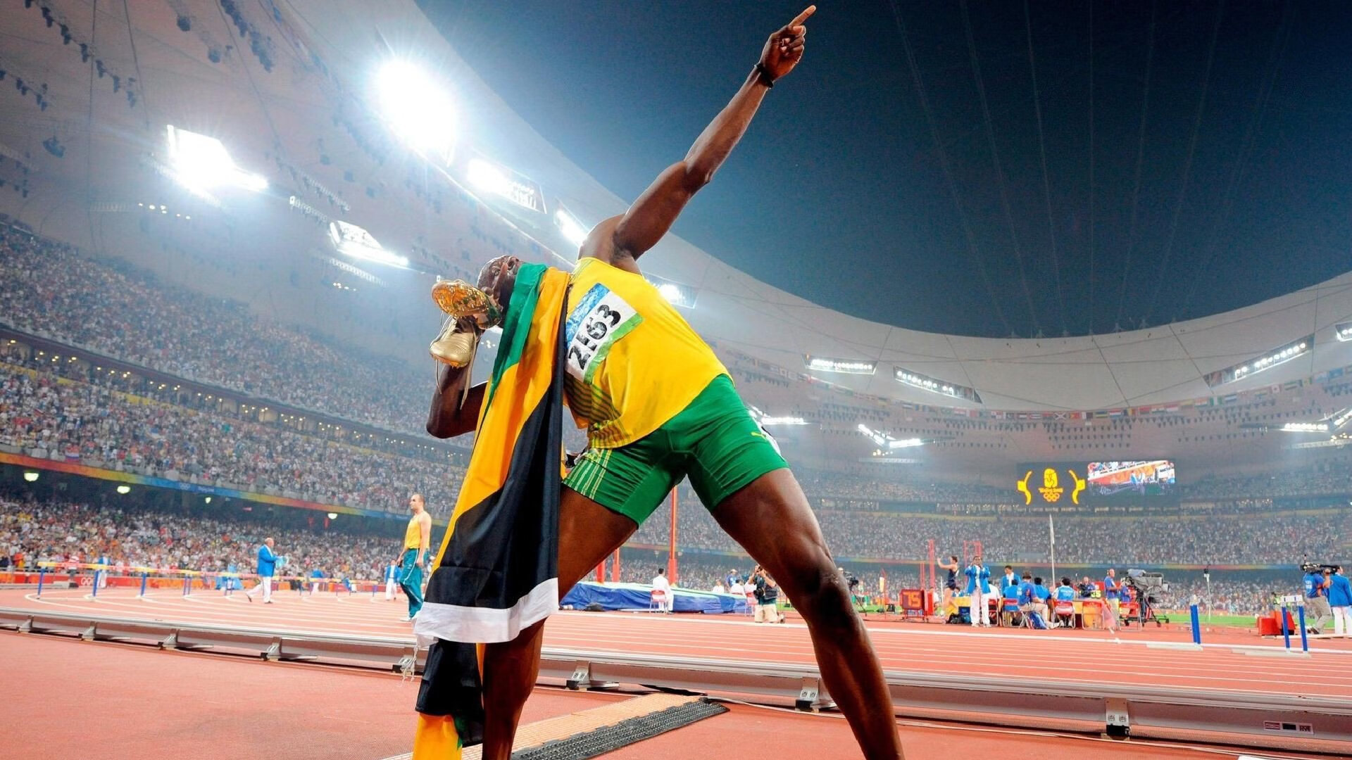 意甲焦点战？巴萨单节风暴击溃巴黎，欧冠赛场再现经典逆转