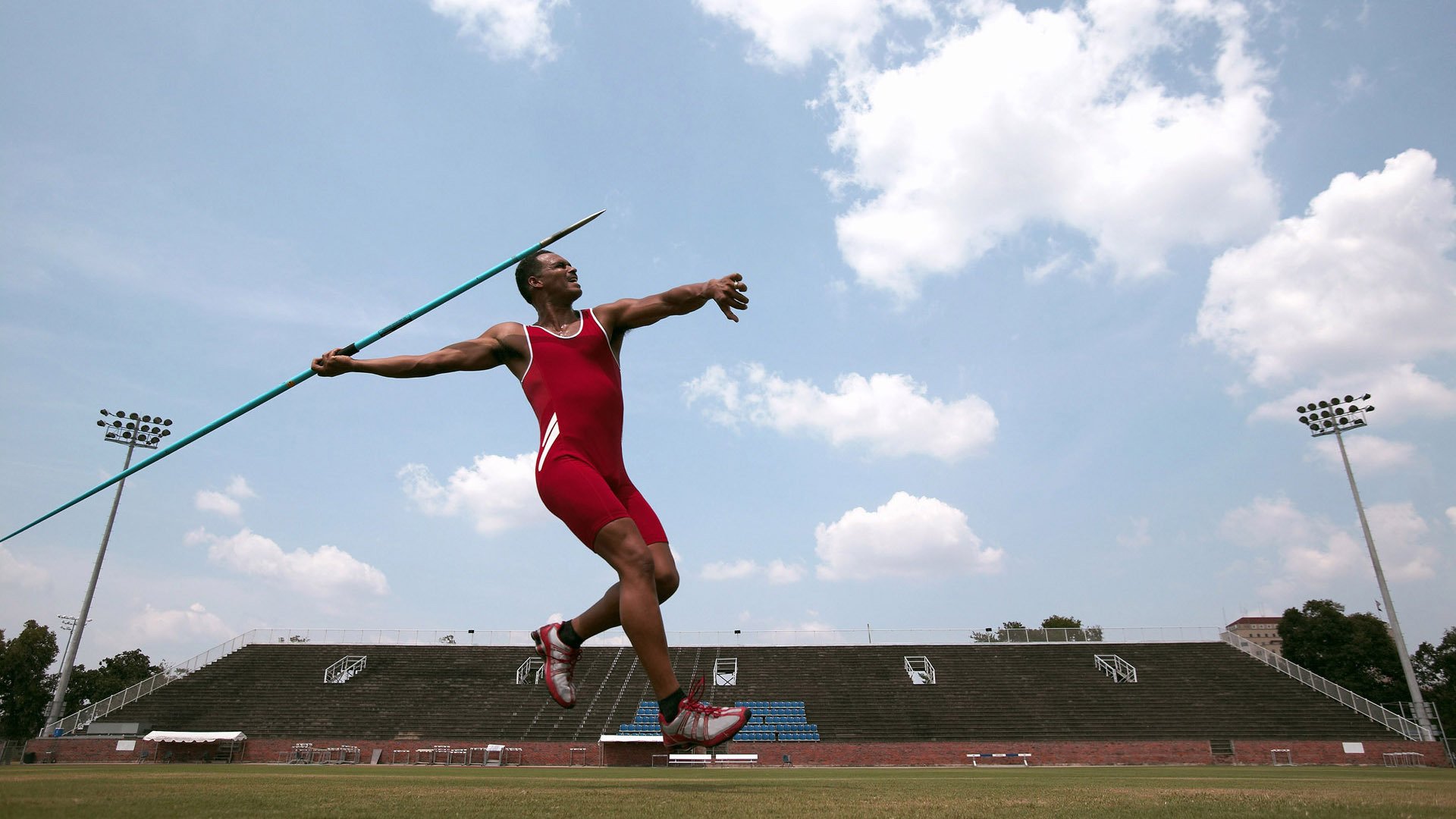 暗夜猎手，贝恩攻防两端的寂静统治